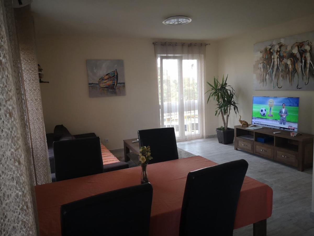Apartman Petrovic City Center Трогир Экстерьер фото