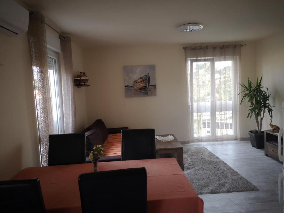 Apartman Petrovic City Center Трогир Экстерьер фото