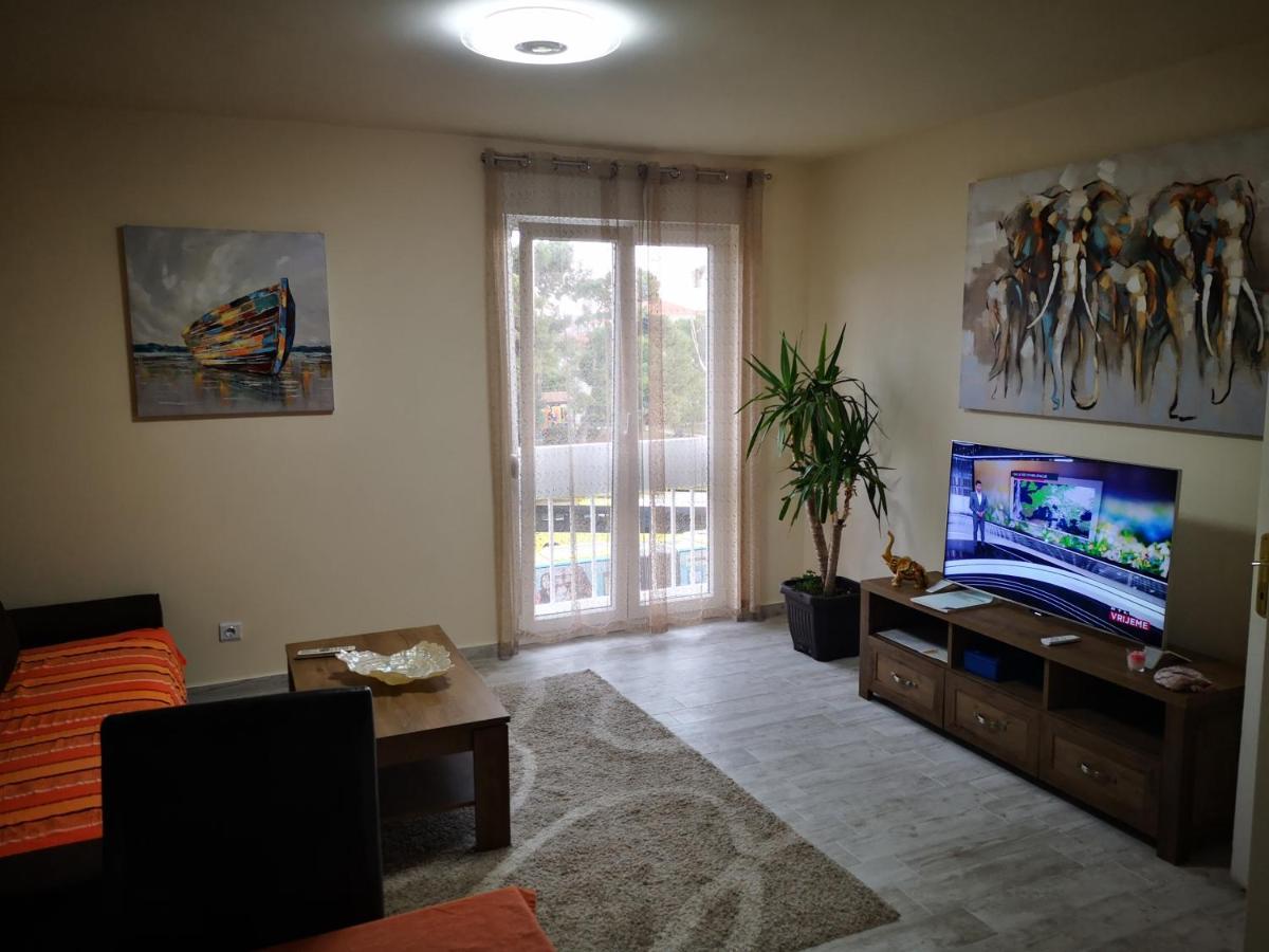 Apartman Petrovic City Center Трогир Экстерьер фото