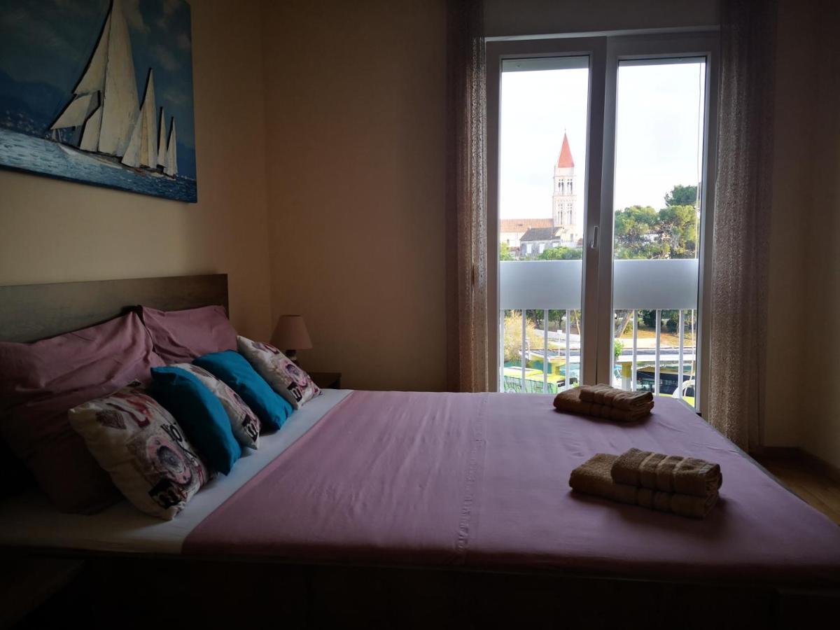 Apartman Petrovic City Center Трогир Экстерьер фото